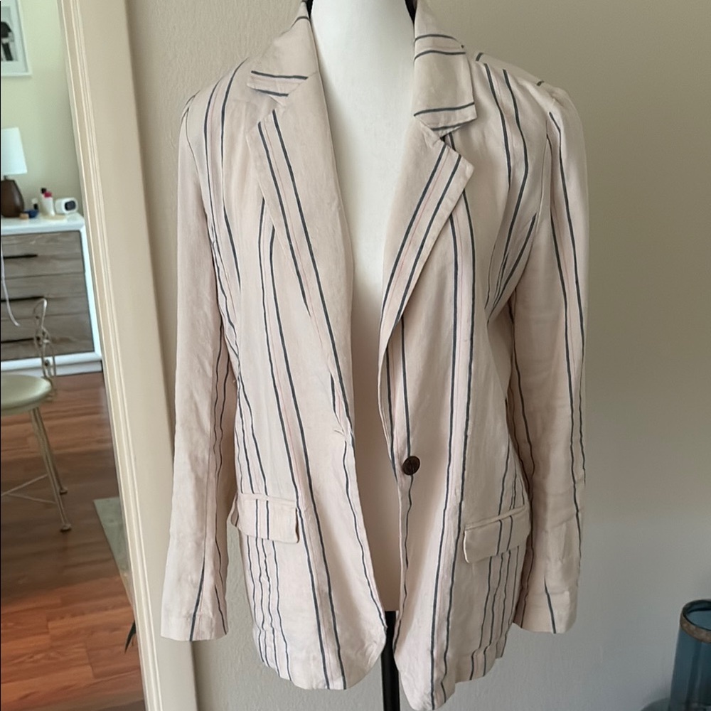 Treasure & Bond Cream and Blue Textured Blazer